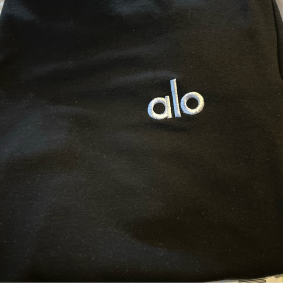 ALO Yoga womens Black Joggers 

No tag. Barely worn. ** please read description - Picture 3 of 5